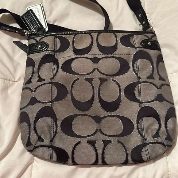 COACH F28918 Crossbody in Used Condition. See stains in Photos. - Picture 6 of 12